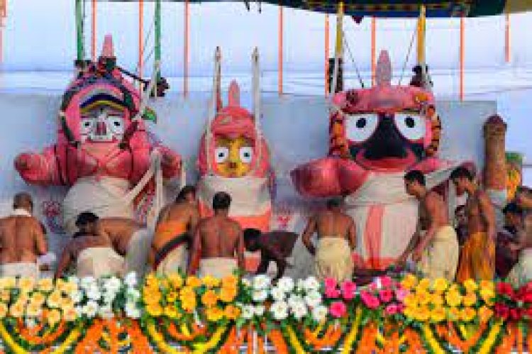 ସ୍ନାନଯାତ୍ରା : ସ୍ନାନ ମଣ୍ଡପରେ ବିଜେହେଲେ ଦାରୁଦିଅଁ
