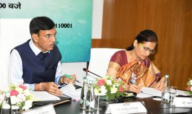 Dr. Mansukh Mandaviya addresses Meeting of Hindi Salahkar Samiti of Union Health Ministry