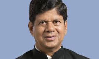 ପୁଣିଥରେ ମନ୍ତ୍ରୀ ବଡ଼ କି ସଚିବ ବଡ଼ ପ୍ରସଙ୍ଗ ଉଠାଇଲେ ସୌମ୍ୟ