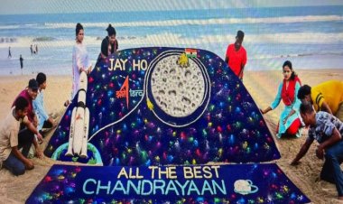 Sand artist Sudarsan Pattnaik creates sand sculpture of India's moon mission