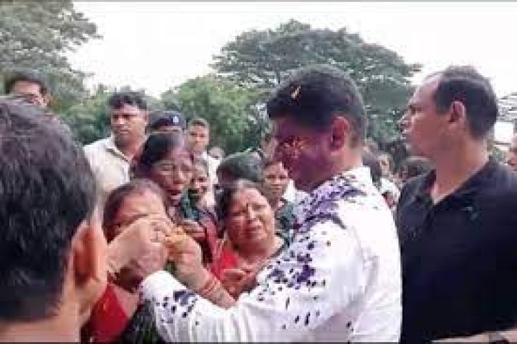 ୫-ଟି ସଚିବଙ୍କୁ କାଳିମାଡ ଘଟଣା: ସ୍ୱାମୀଙ୍କ କାମକୁ ସମର୍ଥନ କଲେ ସ୍ତ୍ରୀ ପ୍ରିୟଙ୍କା