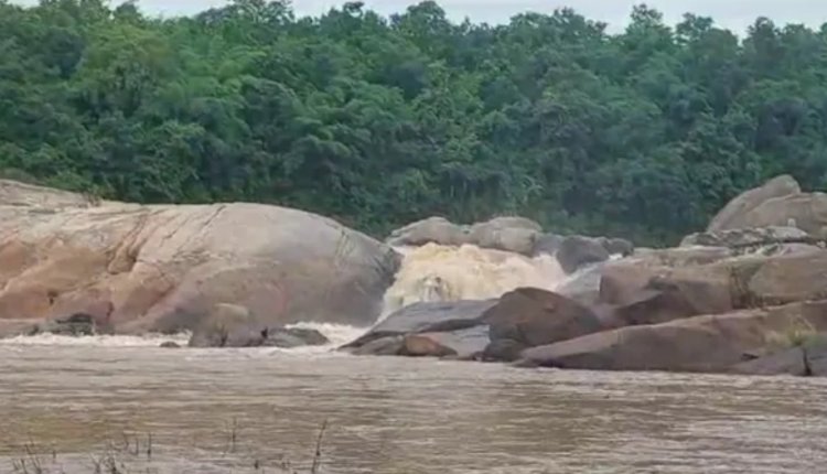 2 minors go missing after being swept away in Vamsadhara River in Rayagada