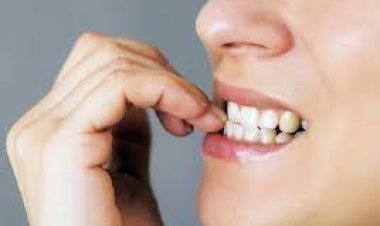 କଦାପି ଦାନ୍ତରେ ନଖ ଛିଣ୍ଡାନ୍ତୁ ନାହିଁ : କ୍ରୋଧ କରନ୍ତି ମା’ଲକ୍ଷ୍ମୀ
