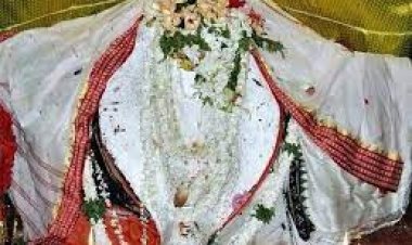 ମହାଳୟାରେ ମା’ ସମଲେଶ୍ୱରୀଙ୍କ ଧବଳମୁଖୀ ବେଶ