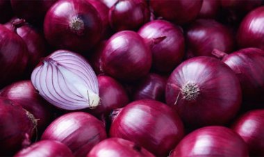 ୯୦ ଟଙ୍କାରେ ବିକ୍ରି ହେଲା ପିଆଜ, ଜାଣନ୍ତୁ କେଉଁଠି