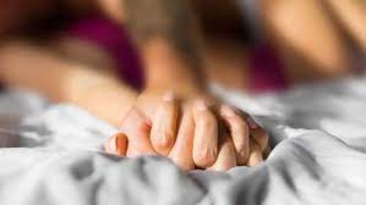 ବିବାହିତ କି ଆପଣ ? ଜାଣିରଖନ୍ତୁ ମାସକୁ କେତେଥର ରଖିବେ ଶାରୀରିକ ସଂପର୍କ