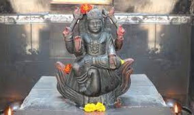 ତେଲ ଦାନକରିବା ଦ୍ୱାରା ଶନି ଦେବତାଙ୍କର ଆଶୀର୍ବାଦ ମିଳିଥାଏ