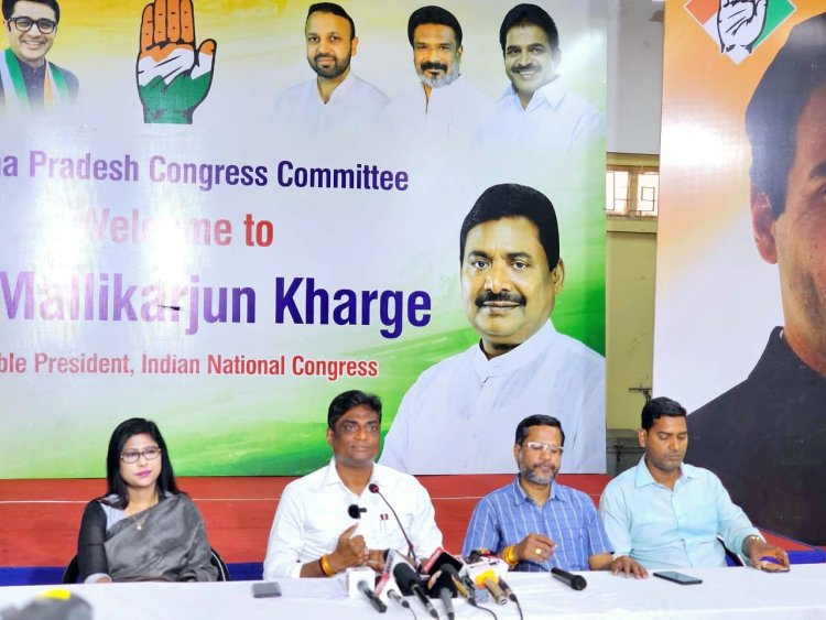 ଚିଟ୍ଫଣ୍ଡ ଦୁର୍ନୀତିକୁ ନେଇ ରାଜ୍ୟ ସରକାରଙ୍କୁ ଘେରିଲା କଂଗ୍ରେସ