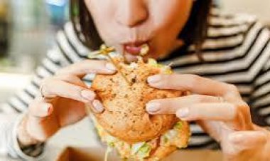 ଅଧିକ ଖାଇ ଦେଇଛନ୍ତି କି ? ଏହି ୩ଟି ଘରୋଇ ଉପାୟ ଆପଣାନ୍ତୁ