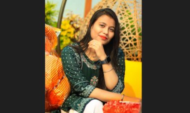 In Bhubaneswar, a female journalist was discovered dead on the railway tracks.