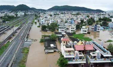 IMD weather update: Heavy rains have caused disruption in Andhra and Telangana. Mumbai and Chennai are on high alert.