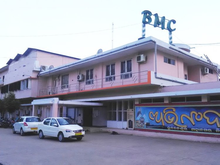 Bhubaneswar residents protested the poor drainage system by urinating inside the BMC office.