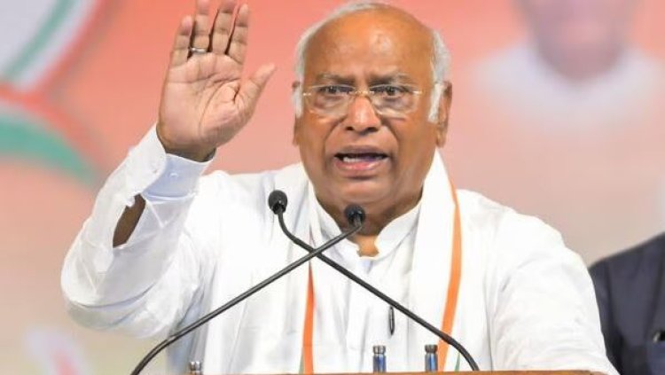 "Modinomics is a curse to India's economy," says Kharge, as he claims that PM's 'Make in India' initiative has failed.